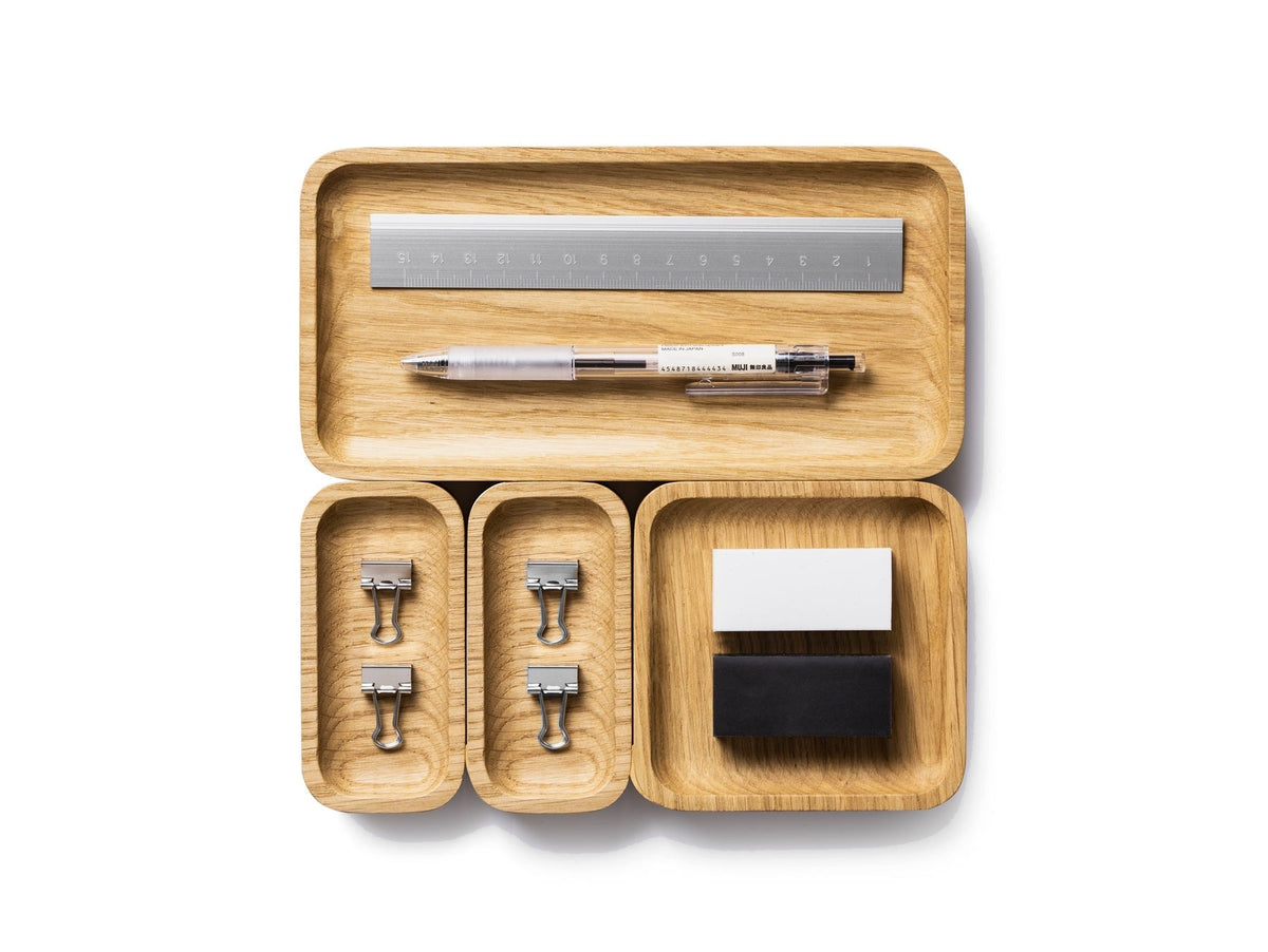Mini wooden trays in oak, set